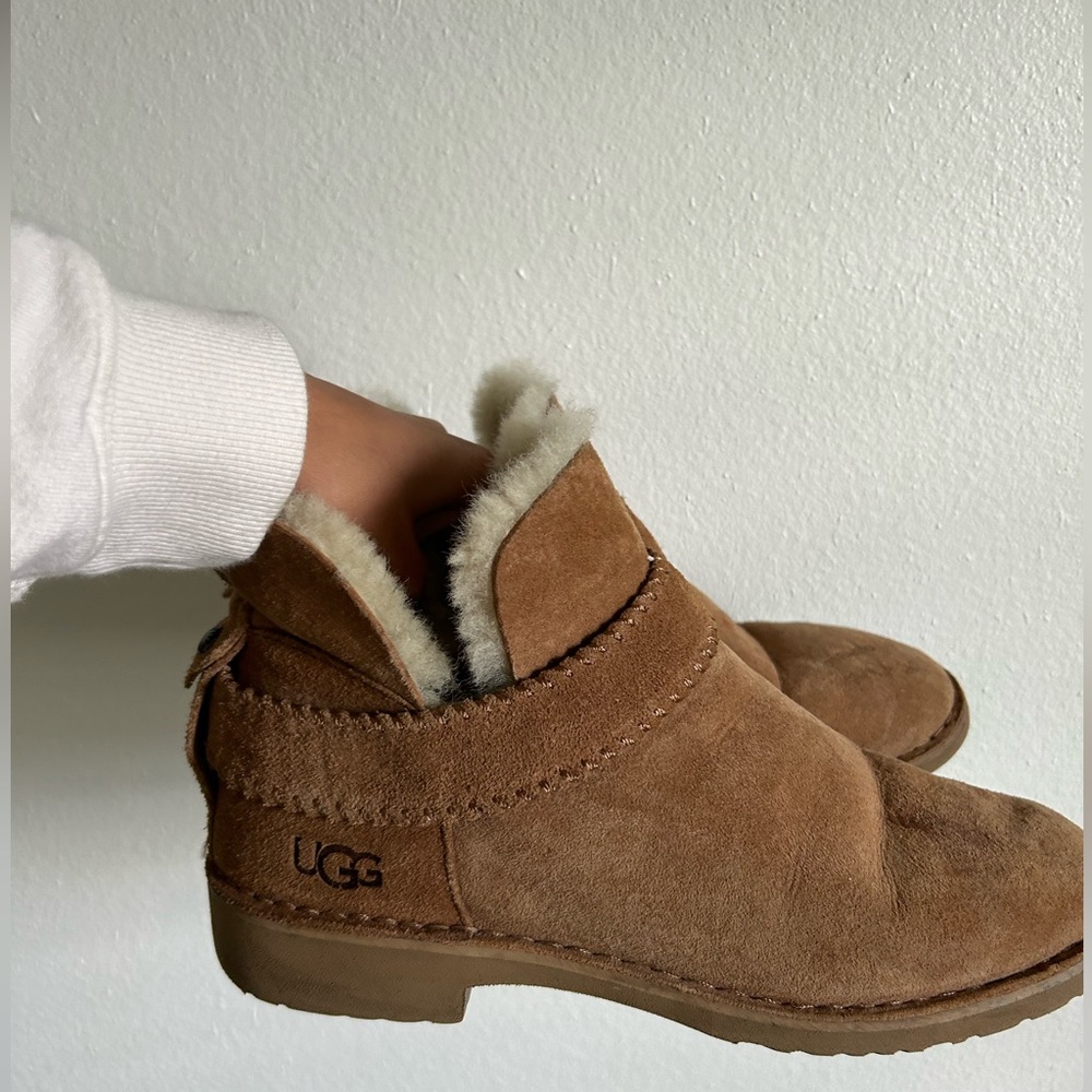 UGG BOOTS